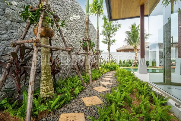 LAY5129: 4 Bedroom Luxury Villa in Layan. Photo #4