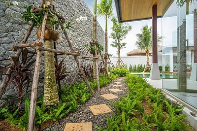 LAY5129: 4 Bedroom Luxury Villa in Layan. Photo #4