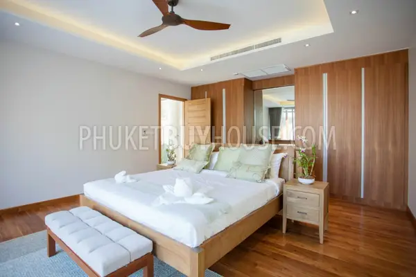 LAY5131: Luxury Pool Villa in Phuket with 3 Bedrooms. Photo #8