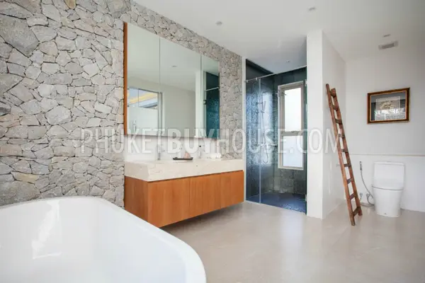 LAY5131: Luxury Pool Villa in Phuket with 3 Bedrooms. Photo #10