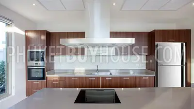 LAY5131: Luxury Pool Villa in Phuket with 3 Bedrooms. Photo #27