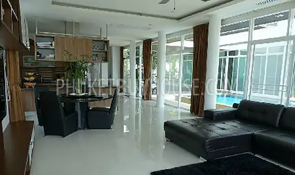 RAW5136: 5 Bedroom Swimming Pool Villa in Rawai. Photo #5