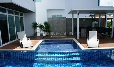 RAW5136: 5 Bedroom Swimming Pool Villa in Rawai. Photo #12