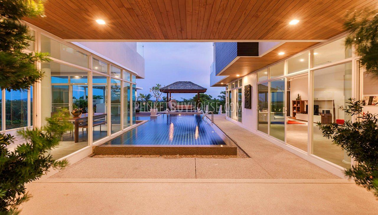 RAW5137: Luxury Pool Villa in Phuket with 4 Bedrooms. Photo #2