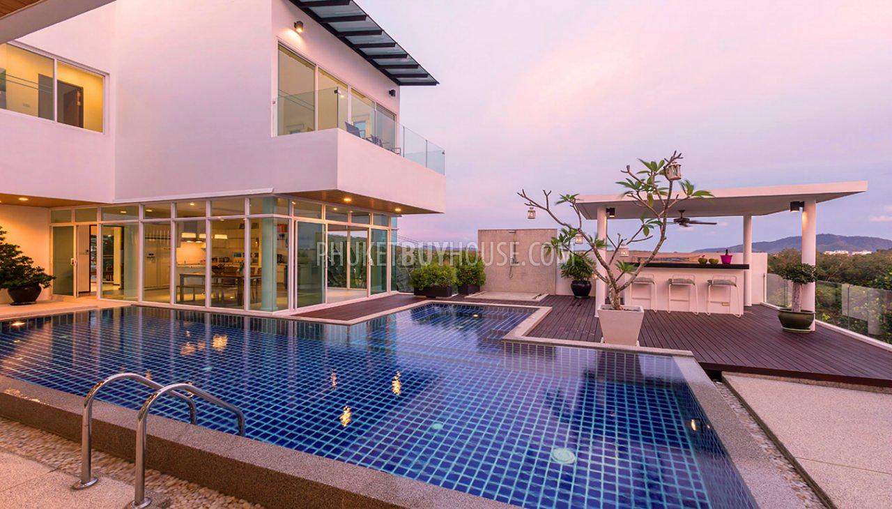 RAW5137: Luxury Pool Villa in Phuket with 4 Bedrooms. Photo #6