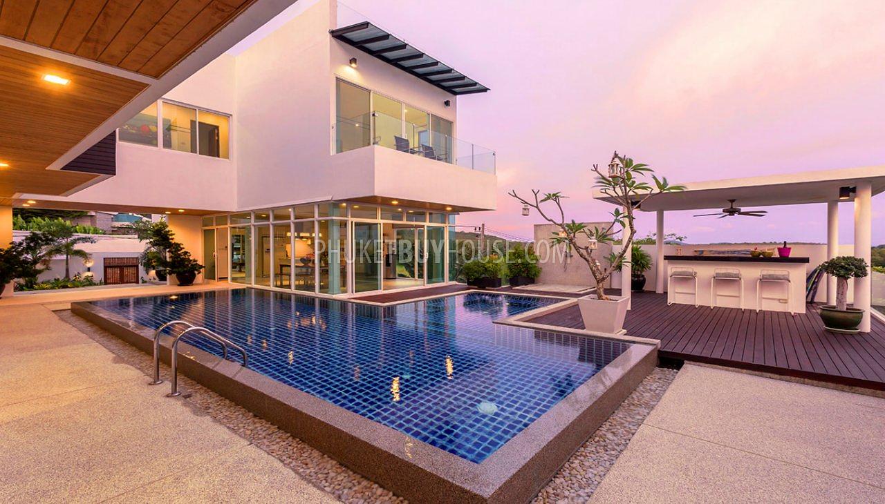 RAW5137: Luxury Pool Villa in Phuket with 4 Bedrooms. Photo #7