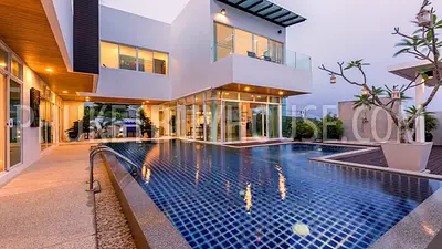 RAW5137: Luxury Pool Villa in Phuket with 4 Bedrooms. Photo #8