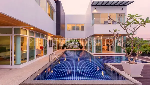 RAW5137: Luxury Pool Villa in Phuket with 4 Bedrooms. Photo #9