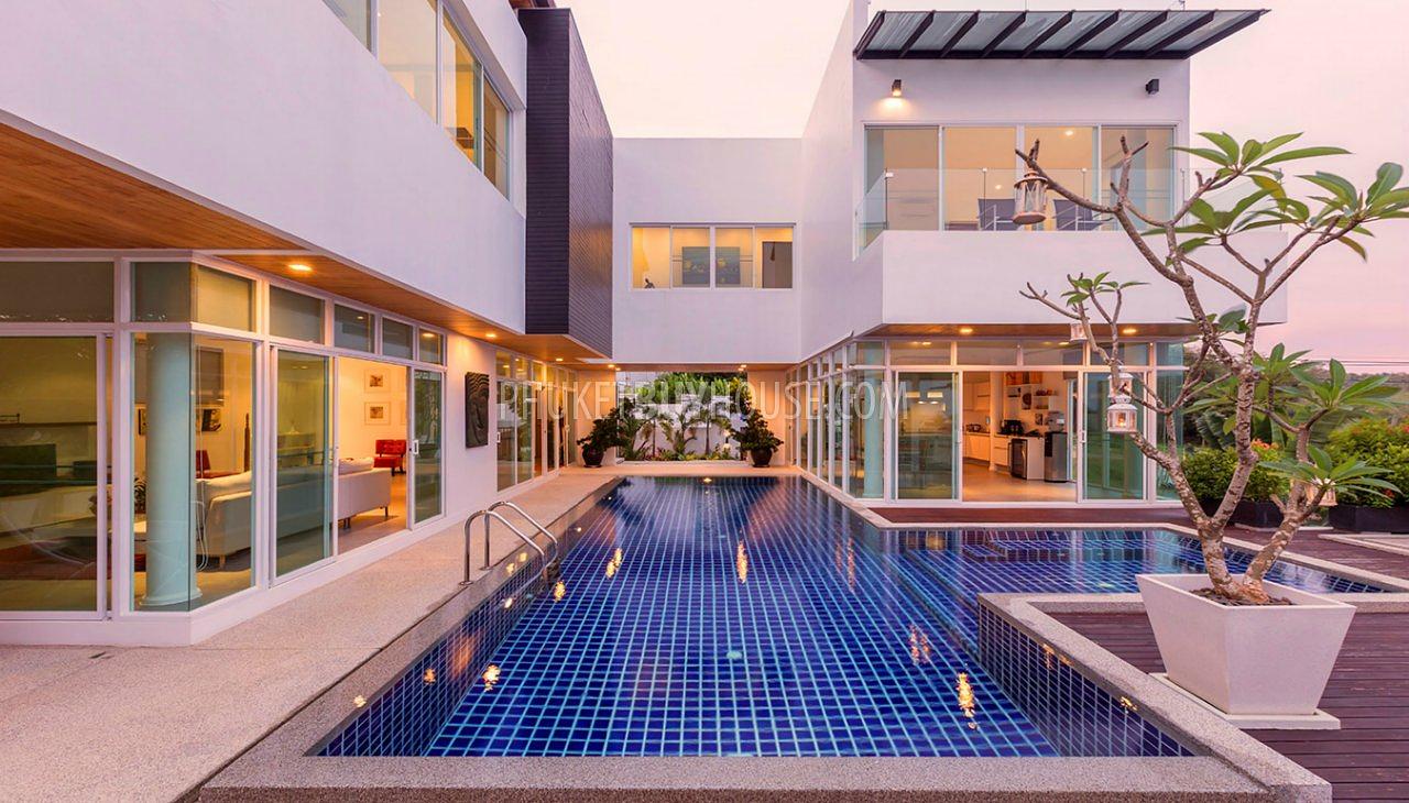 RAW5137: Luxury Pool Villa in Phuket with 4 Bedrooms. Photo #9