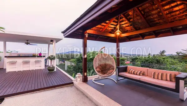 RAW5137: Luxury Pool Villa in Phuket with 4 Bedrooms. Photo #17