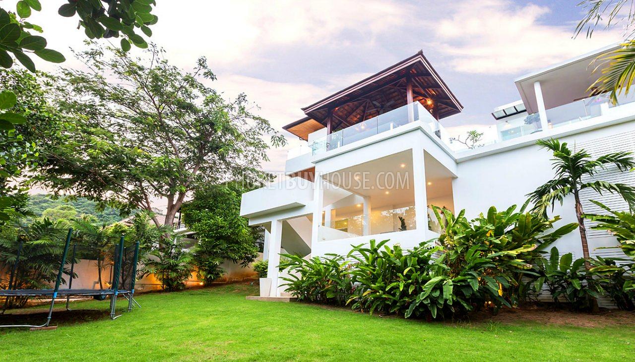 RAW5137: Luxury Pool Villa in Phuket with 4 Bedrooms. Photo #22