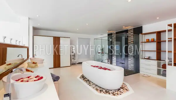 RAW5137: Luxury Pool Villa in Phuket with 4 Bedrooms. Photo #47