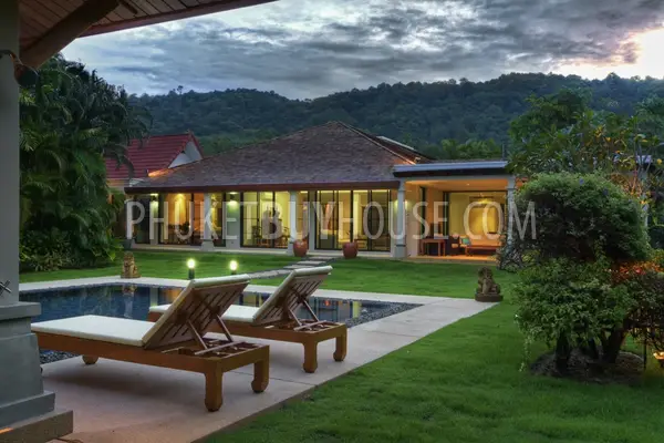 NAI5148: 5 Bedroom Villa NaiHarn Beach. Photo #11