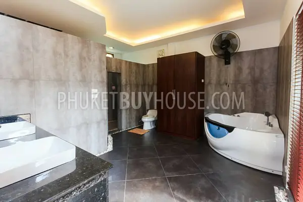 RAW5154: Elegant 5 Bedroom villa in Rawai. Photo #5