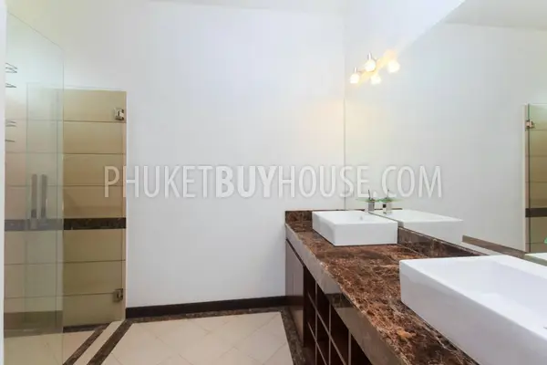 RAW5154: Elegant 5 Bedroom villa in Rawai. Photo #8