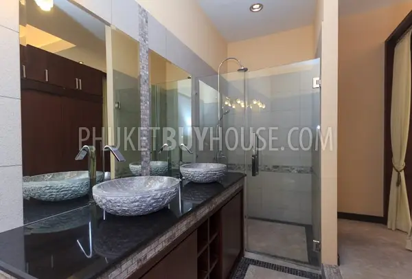 RAW5154: Elegant 5 Bedroom villa in Rawai. Photo #14