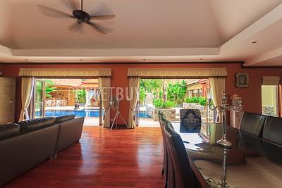 RAW5154: Elegant 5 Bedroom villa in Rawai. Photo #19