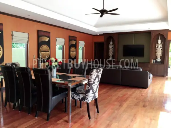 RAW5154: Elegant 5 Bedroom villa in Rawai. Photo #32