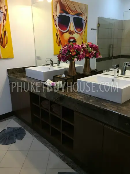 RAW5154: Elegant 5 Bedroom villa in Rawai. Photo #35