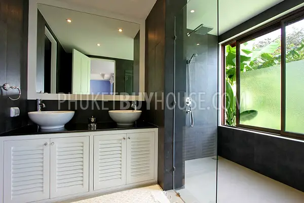 PAT5205: 5 Bedrooms Villa in Patong. Photo #6