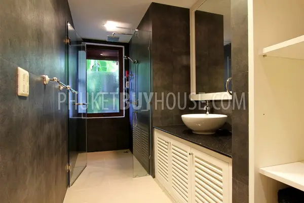 PAT5205: 5 Bedrooms Villa in Patong. Photo #8
