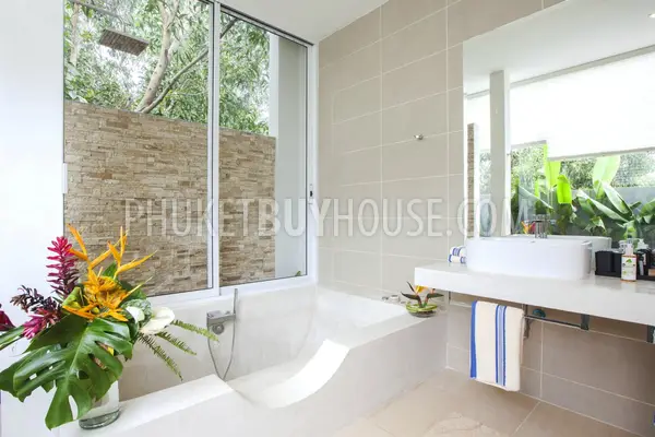 NAI5212: 2 Bedrooms Luxury Villa near Nai Harn Beach. Photo #21