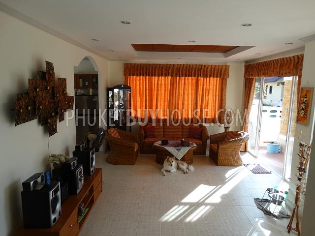 KAR5221: 4 Bedrooms House with walking distance to the Karon Beach. Photo #6