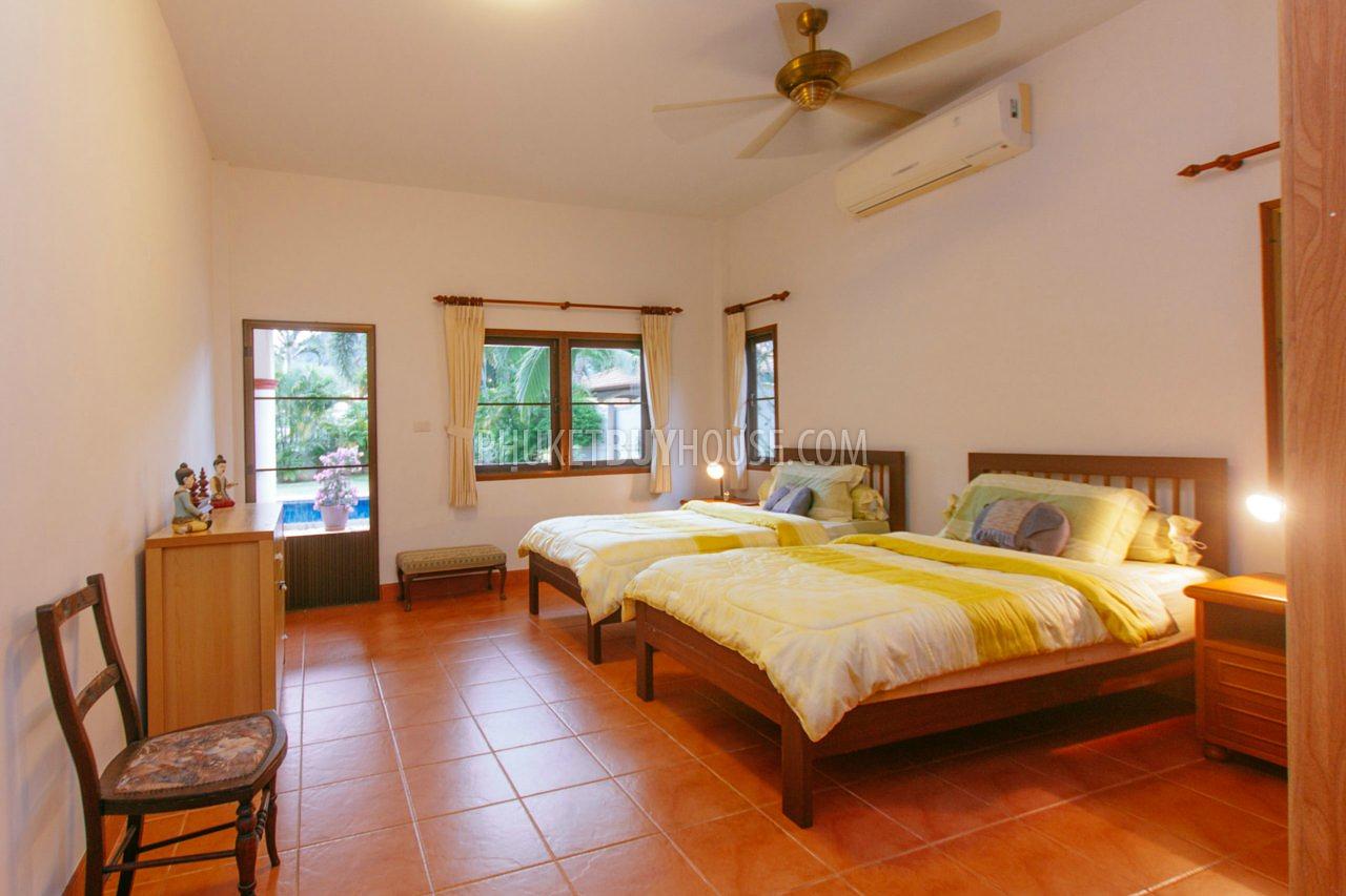 RAW5201: 4 Bedrooms Villa with Private Pool in Rawai. Photo #3