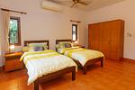RAW5201: 4 Bedrooms Villa with Private Pool in Rawai. Thumbnail #5