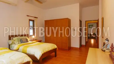 RAW5201: 4 Bedrooms Villa with Private Pool in Rawai. Photo #6