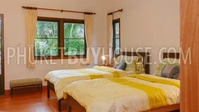 RAW5201: 4 Bedrooms Villa with Private Pool in Rawai. Photo #7