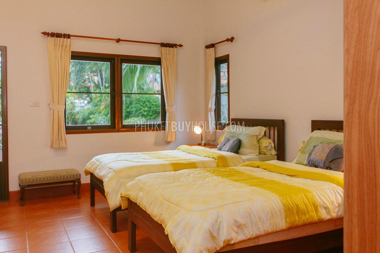 RAW5201: 4 Bedrooms Villa with Private Pool in Rawai. Photo #7