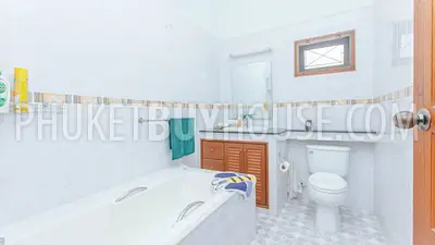 RAW5201: 4 Bedrooms Villa with Private Pool in Rawai. Photo #15