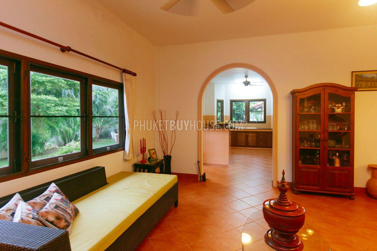 RAW5201: 4 Bedrooms Villa with Private Pool in Rawai. Photo #16