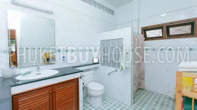 RAW5201: 4 Bedrooms Villa with Private Pool in Rawai. Photo #23