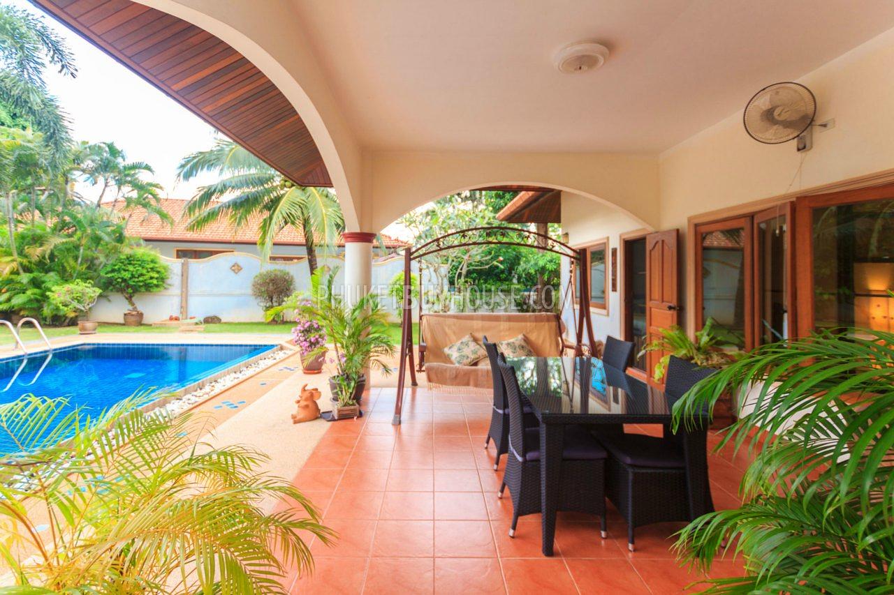 RAW5201: 4 Bedrooms Villa with Private Pool in Rawai. Photo #26