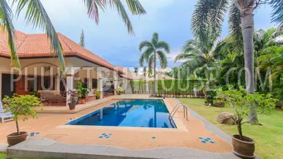 RAW5201: 4 Bedrooms Villa with Private Pool in Rawai. Photo #30
