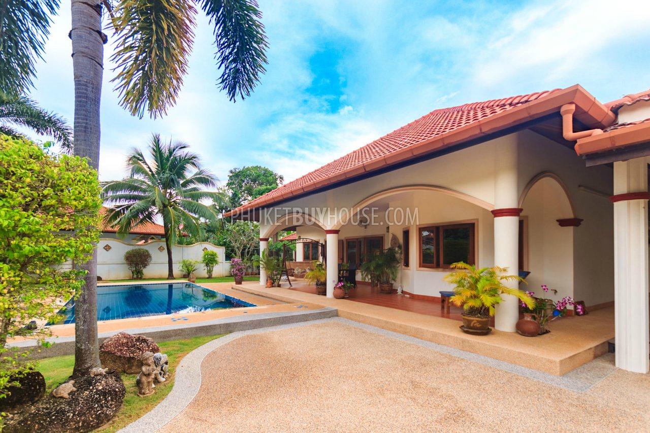 RAW5201: 4 Bedrooms Villa with Private Pool in Rawai. Photo #41