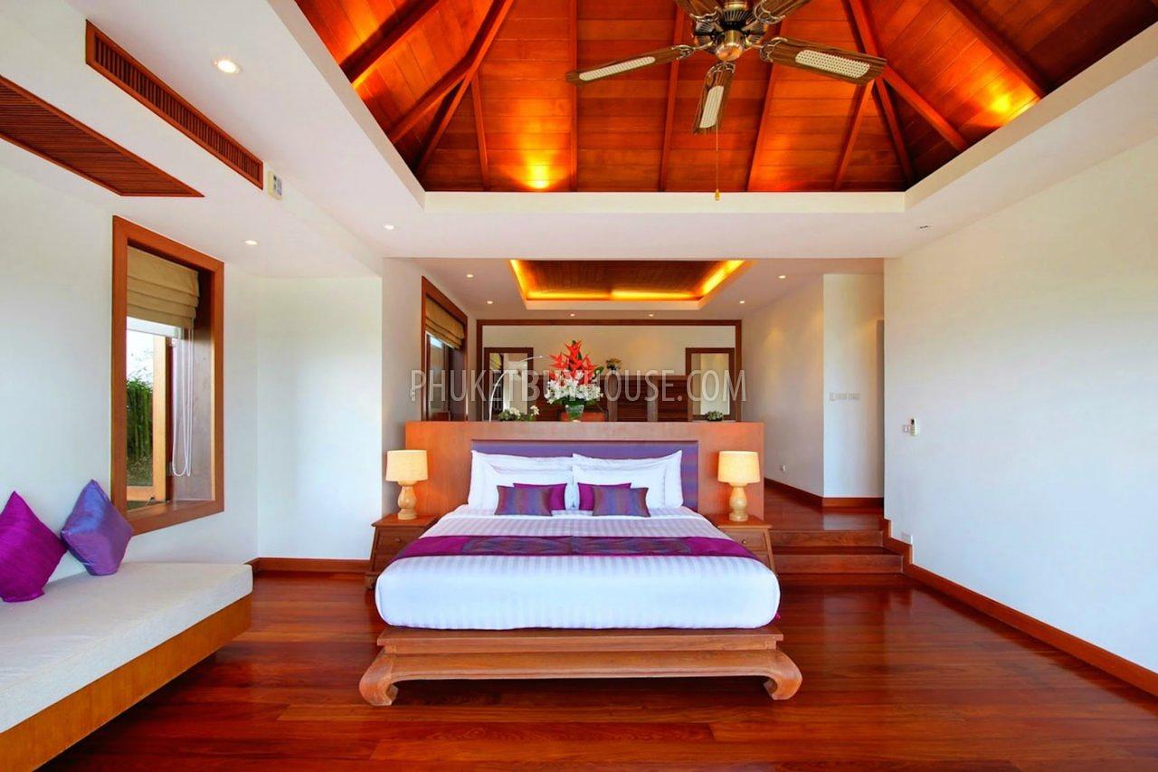 SUR5268: Luxury villa 5 bedrooms with stunning sea views. Photo #2