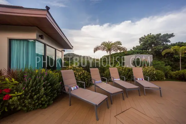 NAI5239: Three Villas with 3 Bedrooms for Sale in Nai Harn. Photo #16