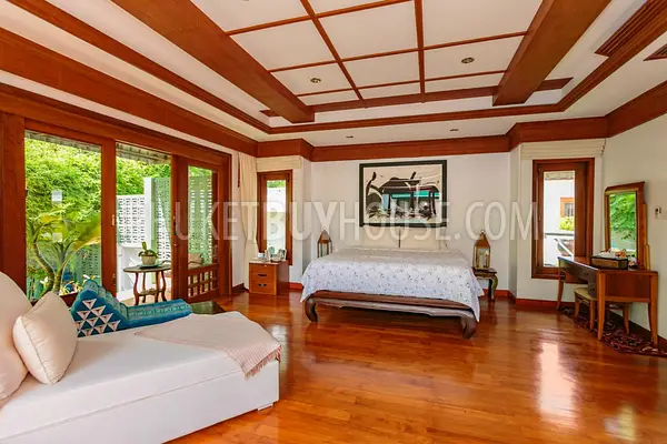 NAI5245: Thai Luxury Pool Villa 4 Bedrooms close to Nai Harn Beach. Photo #18