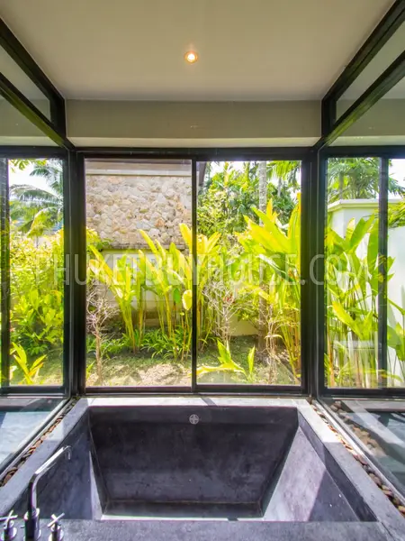 SUR5300: 3 Bedroom Pool Villa in Bang Tao. Photo #2