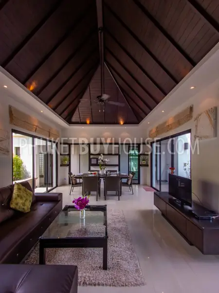 SUR5300: 3 Bedroom Pool Villa in Bang Tao. Photo #3