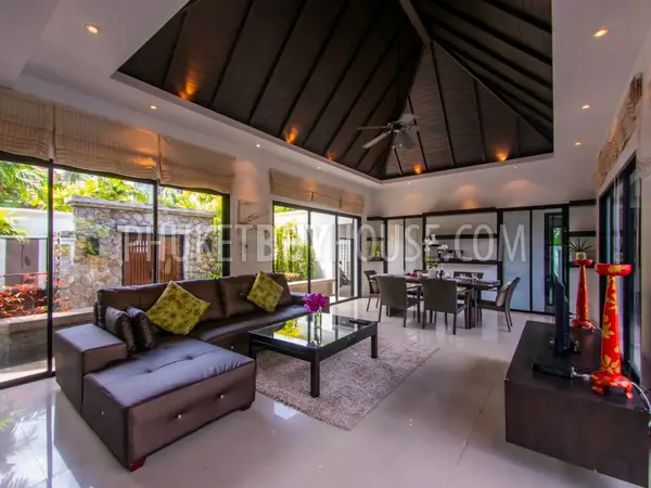 SUR5300: 3 Bedroom Pool Villa in Bang Tao. Photo #4