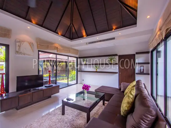 SUR5300: 3 Bedroom Pool Villa in Bang Tao. Photo #8