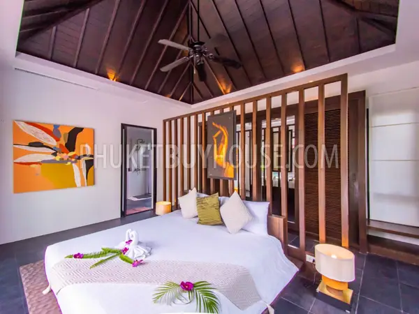 SUR5300: 3 Bedroom Pool Villa in Bang Tao. Photo #31