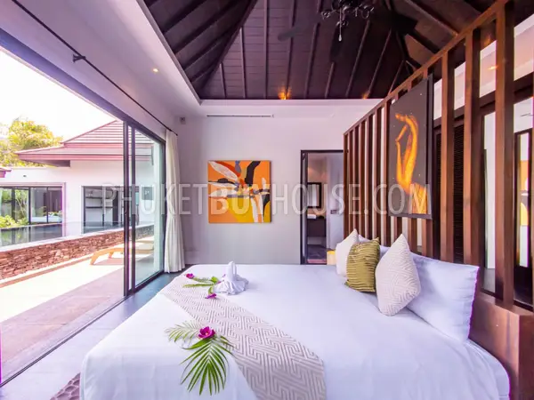 SUR5300: 3 Bedroom Pool Villa in Bang Tao. Photo #32