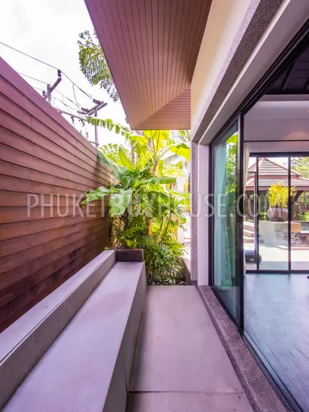 SUR5300: 3 Bedroom Pool Villa in Bang Tao. Photo #37