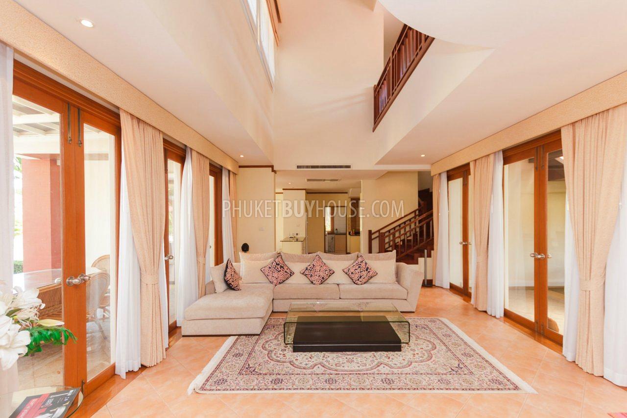 BAN5301: Luxury 3 Bedroom villa in Laguna. Photo #4