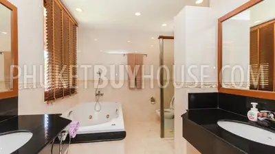 BAN5301: Luxury 3 Bedroom villa in Laguna. Photo #13